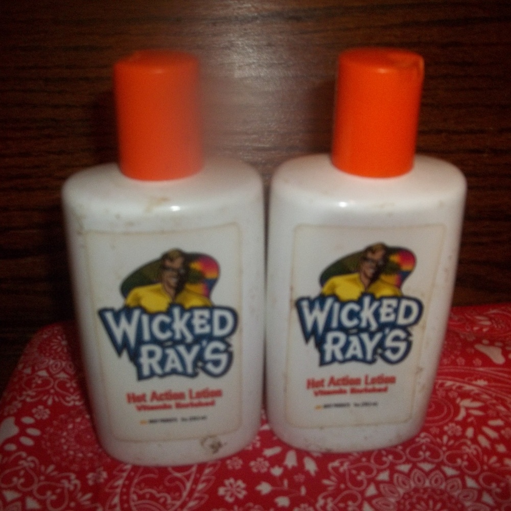 MOST "WICKED RAYS" HOT ACTION TANNING  -VITAMIN EN